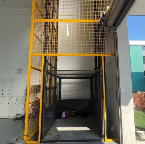 四川导轨式升降机助力物流园破解运输难题