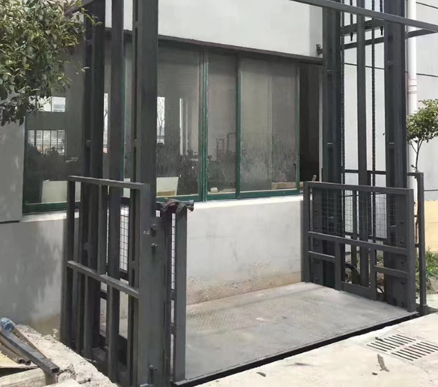 四川导轨式施工升降机助力民生工程提速增效